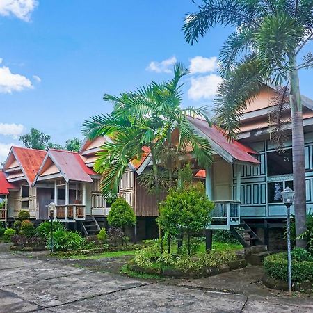 Balangberu Oyo 90923 Makassar Cottage מראה חיצוני תמונה