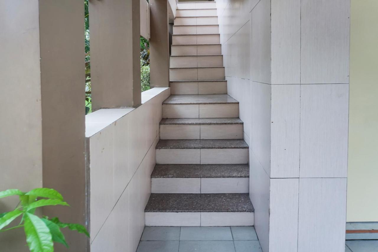 Balangberu Oyo 90923 Makassar Cottage מראה חיצוני תמונה