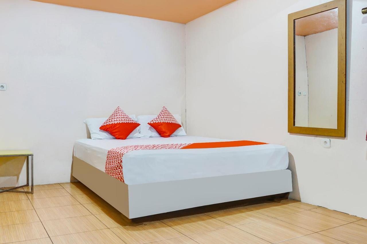 Balangberu Oyo 90923 Makassar Cottage מראה חיצוני תמונה