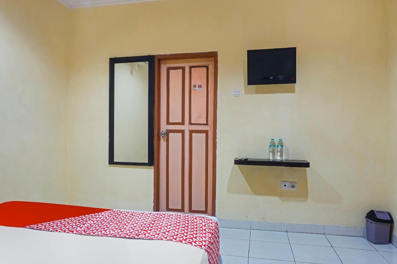 Balangberu Oyo 90923 Makassar Cottage מראה חיצוני תמונה
