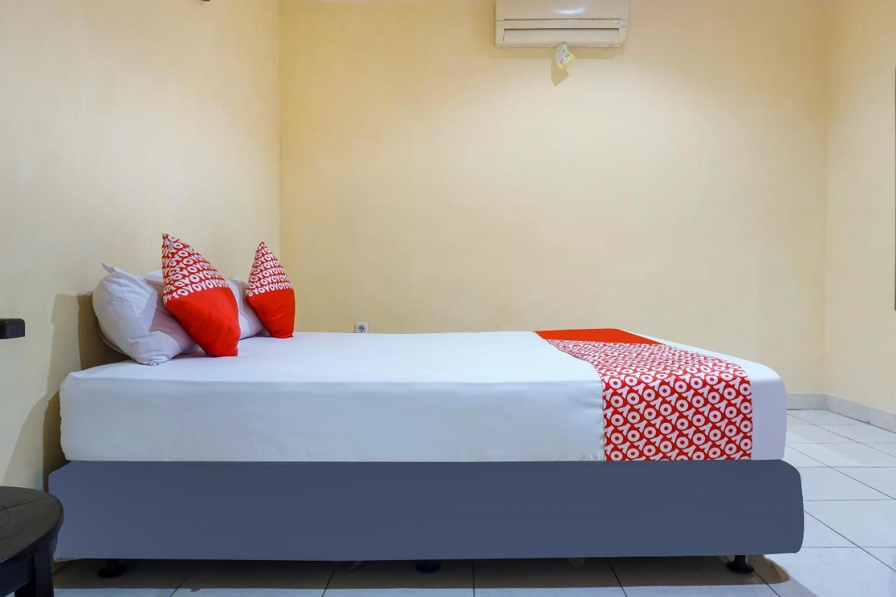 Balangberu Oyo 90923 Makassar Cottage מראה חיצוני תמונה